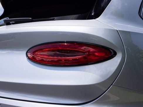 Certified 2024 Bentley Bentayga Extended Wheelbase image 41