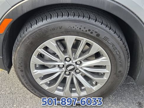 Used 2024 Cadillac XT4 Premium Luxury FWD image 16