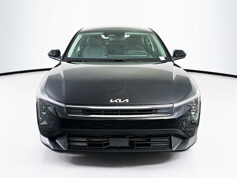 Used 2025 Kia K4 LXS image 2
