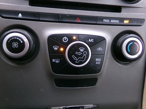 Used 2016 Ford Taurus SE image 21