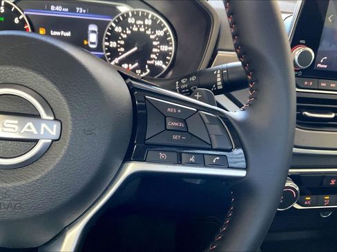 Used 2025 Nissan Altima 2.5 SR image 9