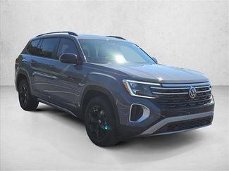 Used 2025 Volkswagen Atlas Peak Edition SE video 3