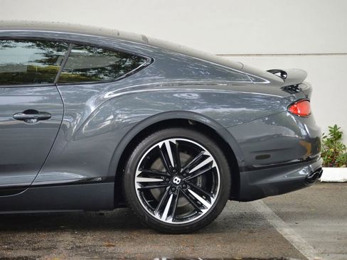 Used 2021 Bentley Continental GT image 8