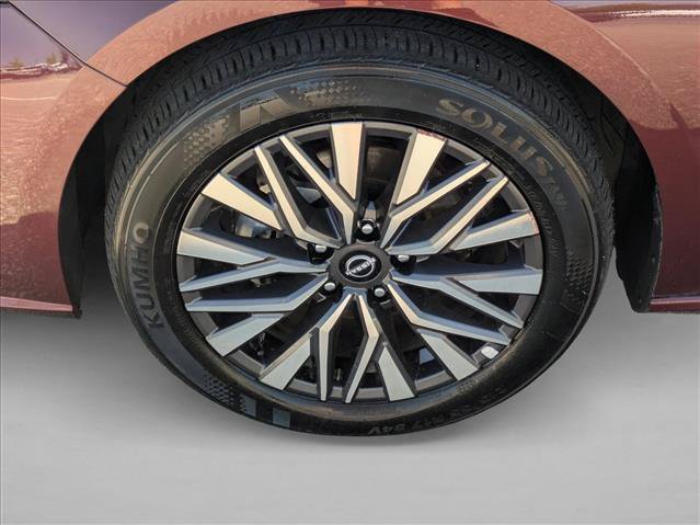Used 2025 Nissan Altima 2.5 SV AWD/4WD image 21