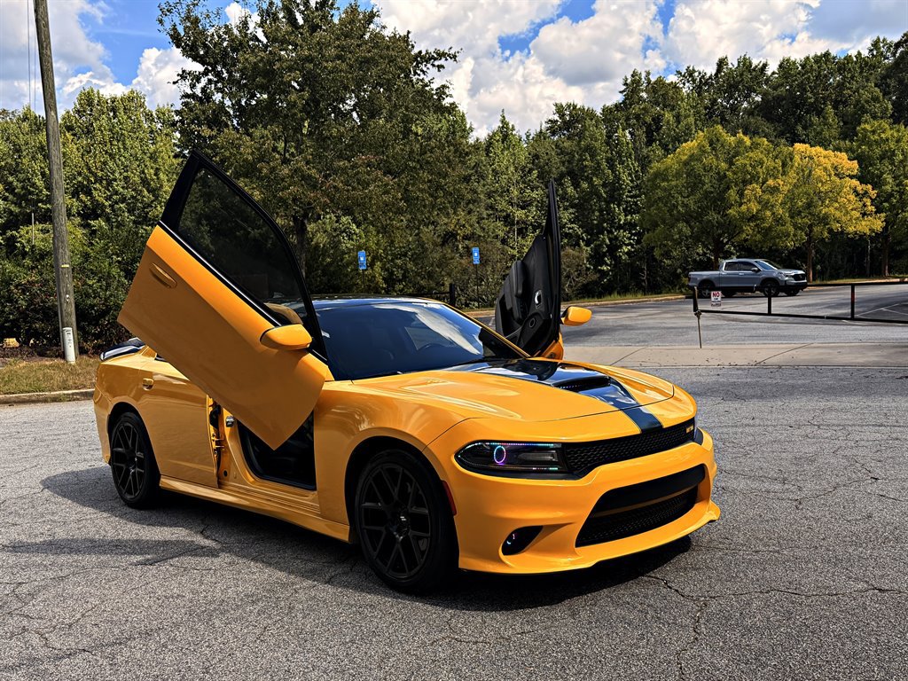Used 2018 Dodge Charger R/T RWD image 5