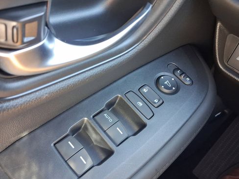 Used 2026 Honda HR-V LX image 13
