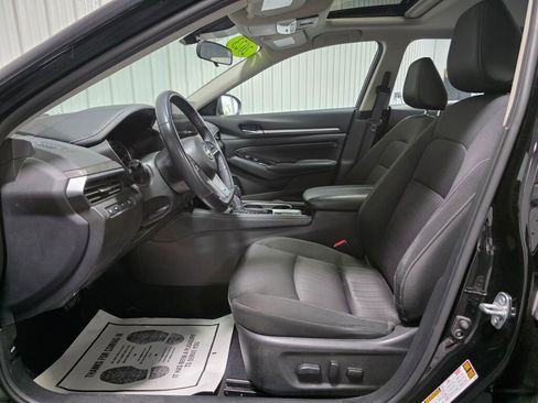 Used 2023 Nissan Altima 2.5 SV w/ SV Premium Package AWD/4WD image 9