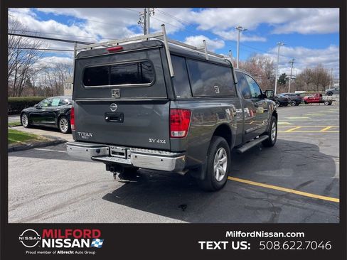Used 2014 Nissan Titan SV w/ SV Value Truck Package image 5