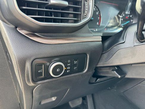 Used 2023 Ford Explorer Limited image 14