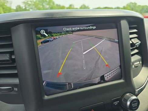 Used 2021 RAM 1500 Big Horn image 25