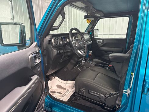 Used 2020 Jeep Wrangler Unlimited Sahara AWD/4WD image 20