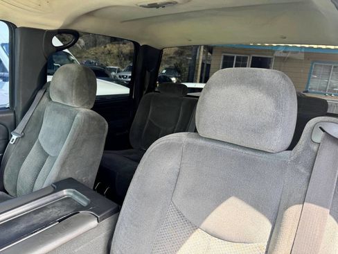 Used 2004 Chevrolet Silverado 2500 LS RWD image 4