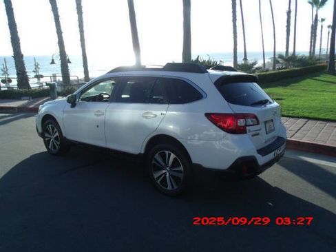 Used 2018 Subaru Outback 2.5i Limited image 20