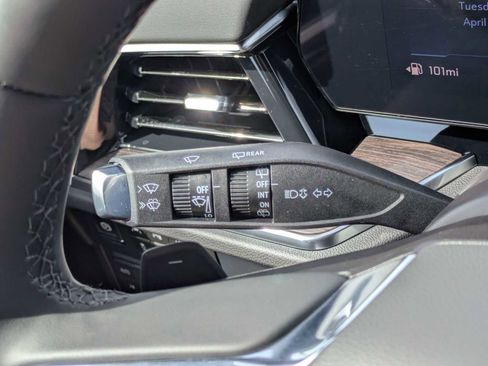 New 2026 Chevrolet Suburban LT image 26