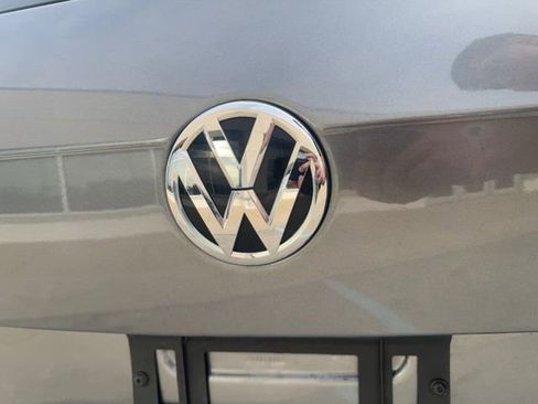 Used 2021 Volkswagen Tiguan SE R-Line image 24