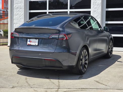 Used 2022 Tesla Model Y Performance AWD/4WD image 3