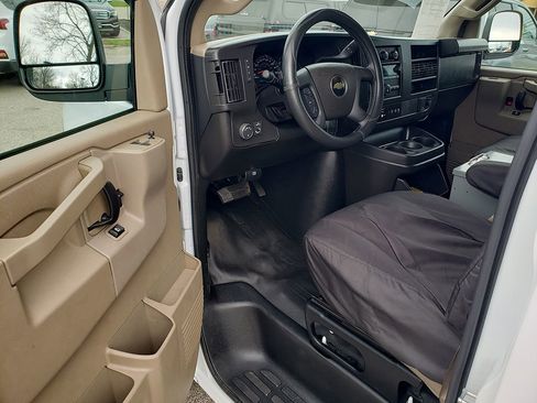 Used 2023 Chevrolet Express 3500 w/ Driver Convenience Package image 6