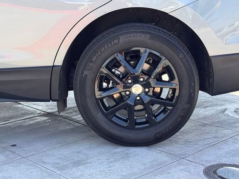 Used 2024 Chevrolet Equinox LT FWD image 10