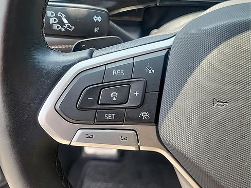 Used 2024 Volkswagen Atlas SEL Premium R-Line AWD/4WD image 19