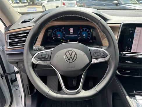 New 2025 Volkswagen Atlas SE image 14