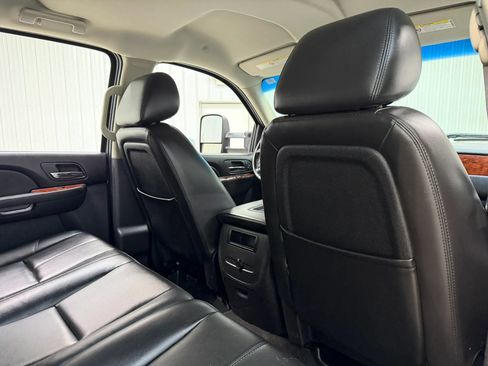 Used 2011 Chevrolet Silverado 2500 LTZ w/ LTZ Plus Package AWD/4WD image 17
