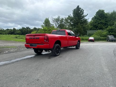 Used 2026 RAM 2500 Laramie AWD/4WD image 3