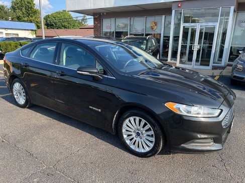 Used 2014 Ford Fusion SE FWD image 4