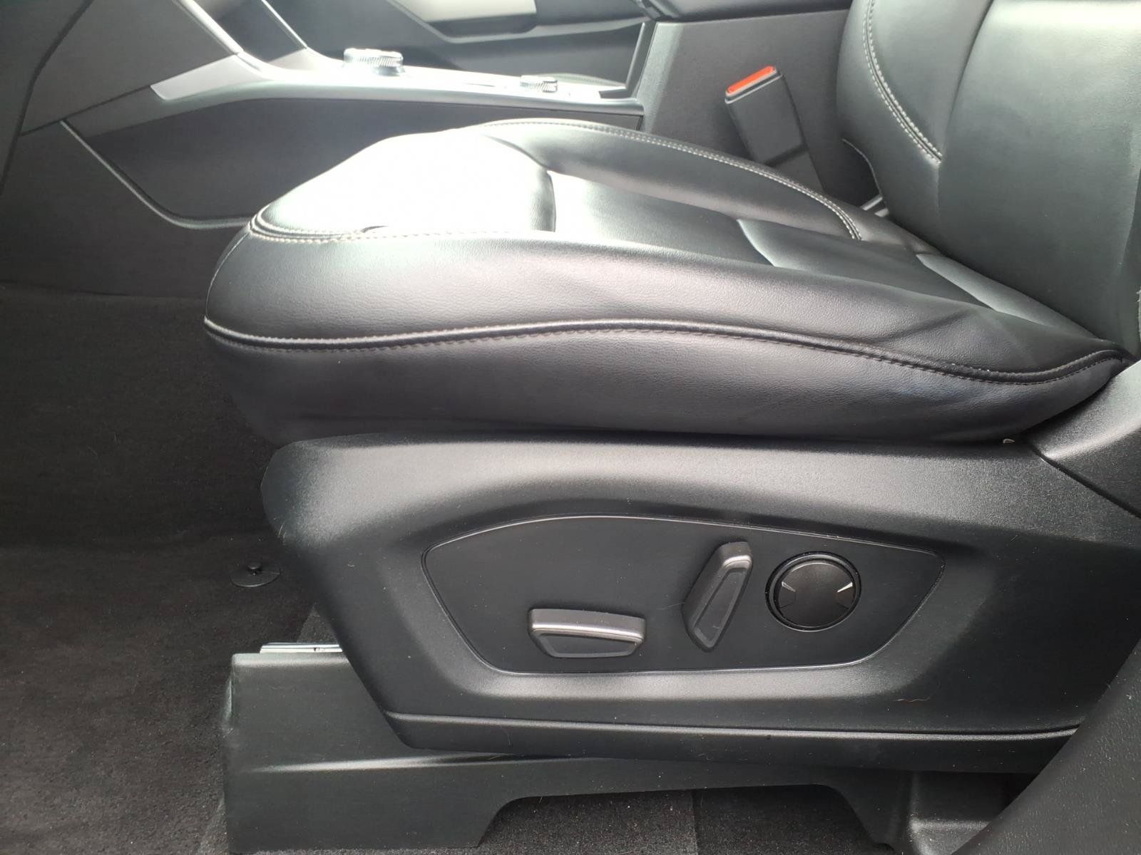 Used 2023 Ford Explorer XLT w/ Equipment Group 202A AWD/4WD image 15