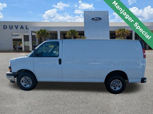 Used 2023 GMC Savana 2500 w/ Driver Convenience Package image 7
