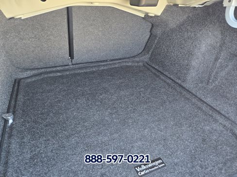 Used 2025 Volkswagen Jetta GLI Autobahn image 11