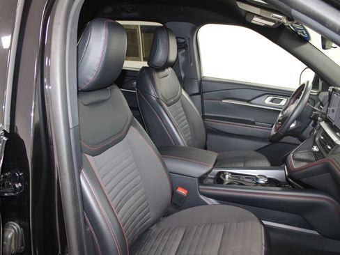 Used 2025 Ford Explorer ST-Line AWD/4WD image 22