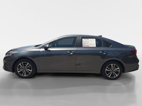 Used 2024 Kia Forte LXS w/ LXS Technology Package FWD image 2