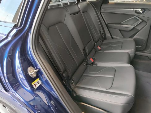 New 2025 Audi Q3 2.0T Premium image 8