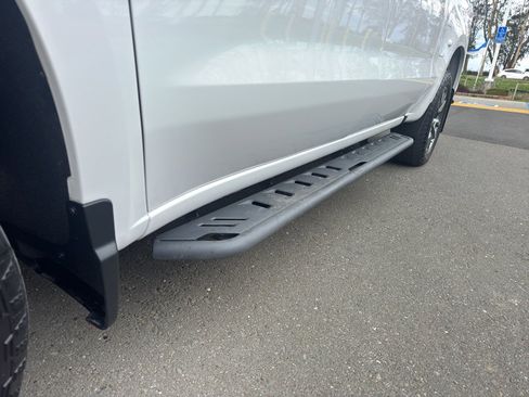 Used 2022 Chevrolet Silverado 1500 LT w/ Z71 Off-Road Package image 24