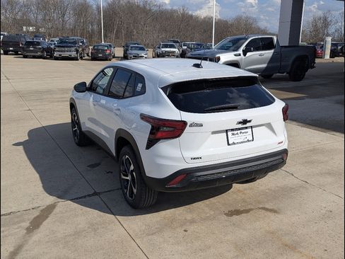 New 2026 Chevrolet Trax RS image 8