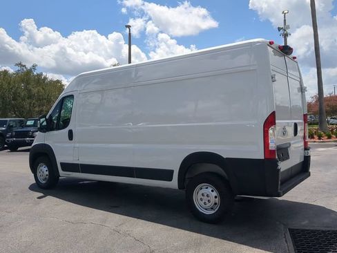 Used 2025 RAM ProMaster 2500 w/ Convenience Group FWD image 7