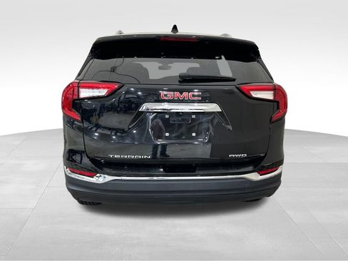 Used 2024 GMC Terrain SLT AWD/4WD image 4