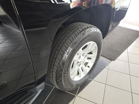 Used 2020 Chevrolet Suburban LT image 37