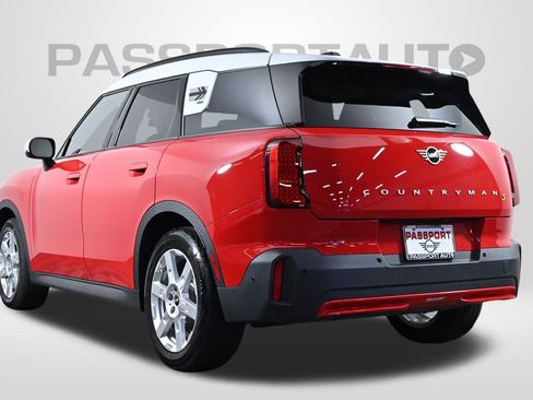 Used 2025 MINI Cooper Countryman SE w/ Comfort Package Max image 6