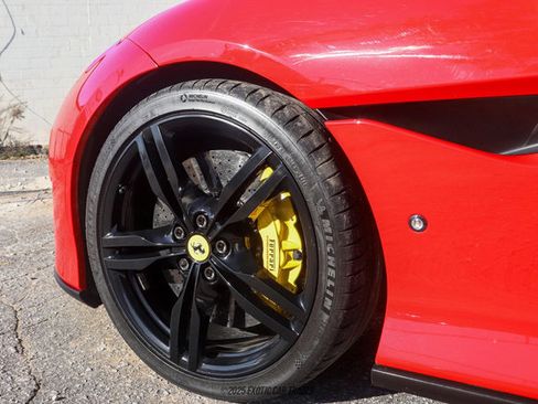 Used 2019 Ferrari Portofino image 51