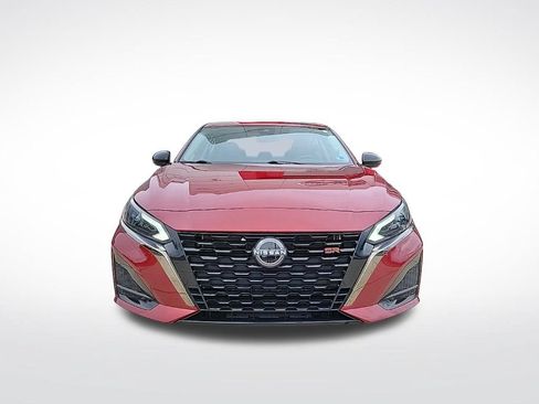 Used 2024 Nissan Altima 2.5 SR FWD image 8
