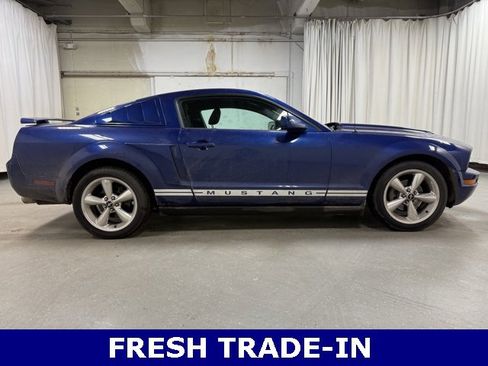Used 2005 Ford Mustang Coupe image 3