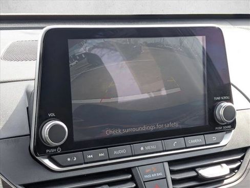 Used 2024 Nissan Altima 2.5 SV image 13