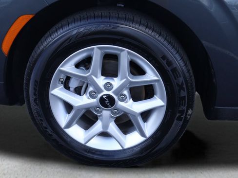 Used 2025 Kia Soul LX w/ LX Technology Package FWD image 25