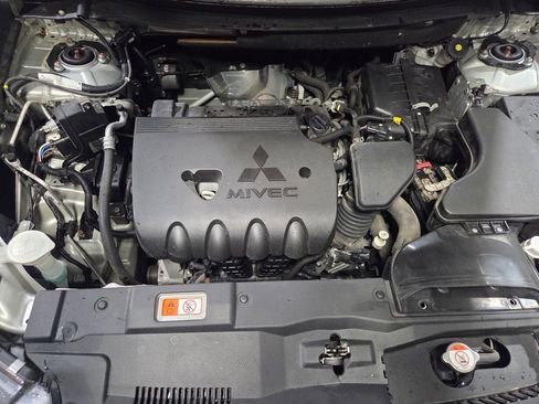 Used 2020 Mitsubishi Outlander SEL image 27