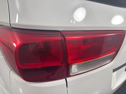 Used 2016 Kia Sedona LX w/ LX Convenience Package FWD image 30