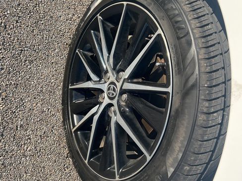 Used 2022 Toyota Camry SE image 14