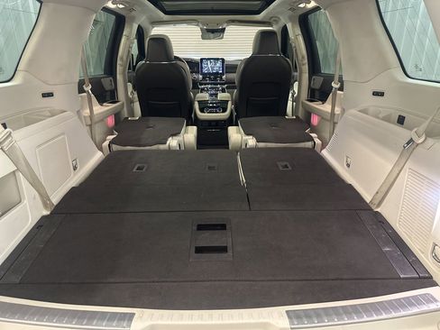 Used 2020 Lincoln Navigator Black Label w/ Cargo Convenience Package image 34