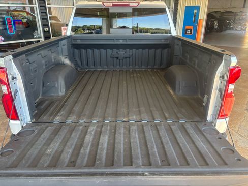 Used 2020 Chevrolet Silverado 1500 LT Trail Boss image 25