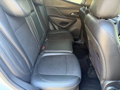 Used 2021 Buick Encore Preferred image 17